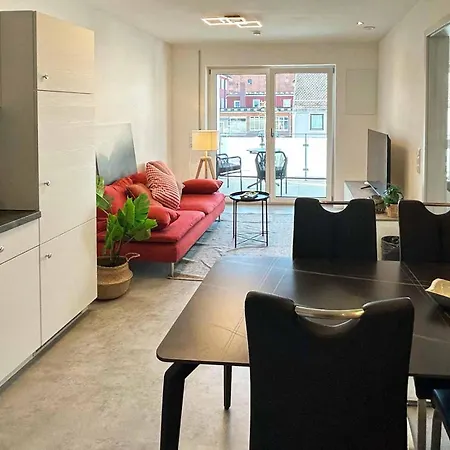 Und Nebauer 4 Und 8 Apartman *
